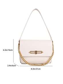 女士黑色皮革单肩包，金色链条和锁扣装饰，优雅的晚装斜挎包