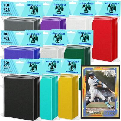 2025 أكثر الأكثر مبيعًا 1000 قطعة أكمام بطاقات جمع، حزمة قيمة عالية، حافظات بطاقات شفافة ناعمة، حافظات بطاقات تحميل علوي، أكمام بطاقات بلاستيكية عالية الجودة مقاومة للماء، مناسبة لجميع المواسم، مناسبة ل- Magic The Gathering، بطاقات كرة القدم، بطاقات الرياضة، بطاقات الألعاب وبطاقات البيسبول، هدية مثالية للمجموعين/اللاعبين/عشاق الرياضة/الهواة، رائعة لعيد الميلاد، رأس السنة، عيد الهالوين، عيد الفصح والكريسماس'