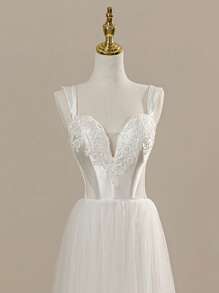 Glamorous & Vintage Sweetheart Neck Hollow Lace Applique Mesh Maxi Dress, Wedding Gown For Brides