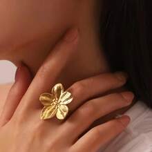 1 pieza Anillo ajustable de metal con flor retro de 5 pétalos sobredimensionada, pendientes versátiles de uso diario de alta gama