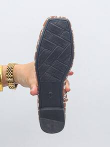 Cross-Border Trade Plus Size 35-43 New Fashion Brown Floral Print Square Toe Flat Shoes, Daily Wear Slip-On Single Strap Pair With Dresses, Randomized Vamp Pattern - Small Brown Flowers - View 9