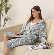 Bearberry Hooded Robe Cozy Leopard Robe Lightweight Soft Plush Bathrobe With Pockets For Women - Putih - View 8