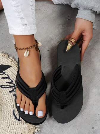 Women's Outdoor Versatile New Comfortable Soft-Sole Slippers, Suitable For Spring/Summer Outings, Vacations, Beach, Home Wear, Bohemian Style, Fashionable Casual Thick-Soled Flip Flops
