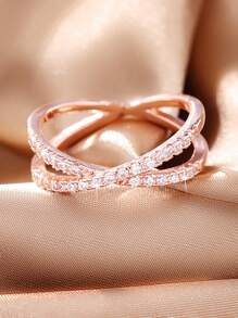 1 pieza Anillo de cobre con circonita cúbica de diseño cruzado único, adecuado para anillo de aniversario, anillo de pareja, regalo de cumpleaños, unisex