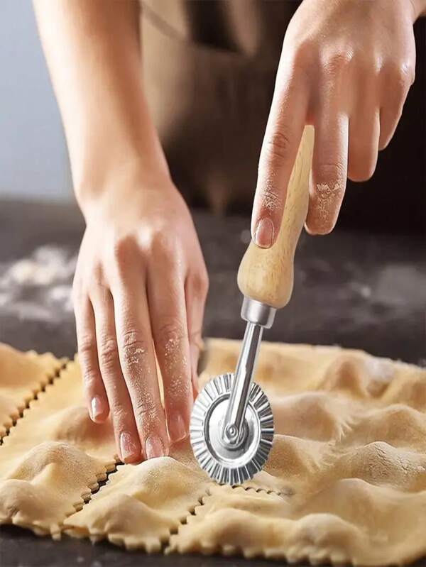 1 Máquina de pasta de alta calidad | Prensas de pasta y cuchillos para empanadillas | Corte preciso con aleación de zinc y mangos de madera maciza, perfecto para cocinar en casa. Ruedas de cuchillo de pasta únicas para máquinas de empanadillas, perfecto para amantes de la pasta. Para cocinas del hogar, vida doméstica | Cocina y comedor | Utensilios de cocina | Herramientas para pasta