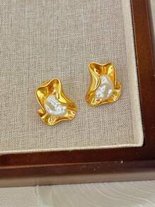 Pleated Wave Pearl Earrings For Women, Lightweight Alloy Minimalist Luxury Earrings
