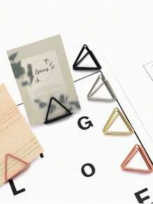 Triangle Card Clip, Mini Desk Card Clip, Photo Clip, Memo Clip, Business Card Clip, Desk Card Clip, Triangle/Heart Shaped Table Number Clip, Wedding Table Card Clip, Mini Business Card Clip, Cutlery Display Rack, Picture Clip, Center Decor, Commemorative Party, Suitable For Wedding, Birthday Party, Office, Dining Table, Menu Clip (Random Color)