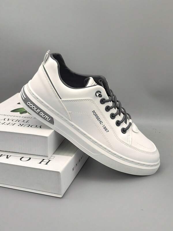 Tênis masculino casual de couro, novo, verão 2025, à prova d'água, versátil, sola macia, mocassim esportivo antiderrapante, para academia