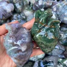 1 pièce de sculpture en forme de cœur en matériaux mixtes, sculpture en quartz rose/fluorite de plume/agate volcanique/agate mousse, parfait pour la collection de la maison et cadeau pour la Saint-Valentin et les vacances, décoration artistique parfaite pour la maison, cadeau en pour les parents