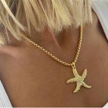 Collier de mode hip-hop de style bohème à chaîne épaisse, collier court multicouche pour femmes et jeunes filles. Pendentif de tortue et de coquillage de style bohème. Collier de perles créatives de coquillage pour les filles à la plage