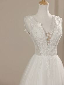 无袖深 V 领花卉蕾丝重珠刺绣梦幻淑女纯色仙女浪漫薄纱束腰优雅拖尾婚纱，白色，适合户外、草坪、海滩、婚礼派对 - 白色 - 查看 5