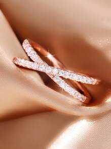 1 pieza Anillo de cobre con circonita cúbica de diseño cruzado único, adecuado para anillo de aniversario, anillo de pareja, regalo de cumpleaños, unisex