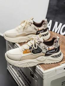 Zapatillas casuales nuevas de 2025 para hombres, transpirables y con parches, de tela de malla con suela gruesa, versátiles y de aspecto robusto