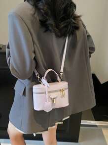 Best Selling High Quality Fashionable Unique Minimalist Elegant Commuter Handbag For Women, Versatile Vintage Small Square Shoulder Crossbody Bag For Shopping, Dating And Office Wear