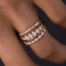 4-teiliges Set mit vergoldeten Ringen für Damen, modische stapelbare Ringe aus 14 Karat Gold mit synthetischem Zirkonia, luxuriöser Schmuck für Damen im Alltag, für Partys, Feiertage, Verlobungen, Jahrestage, Weihnachts-/Geburtstagsgeschenke