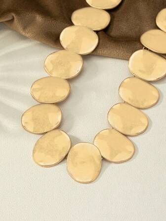 1 Pc Fashionable Retro Metal Geometric Round Pendant Necklace, Suitable For Women Party Wear