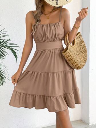 褶饰细肩带蛋糕迷你连衣裙，休闲性感，适合春夏季度假