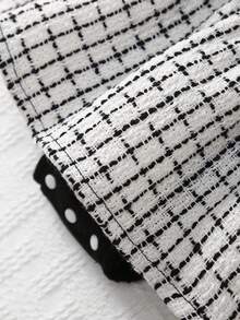 One Piece Baby Girl With A Buttoned Round Neck At The Back, Small Fragrant Floral Lace Decoration, Bow, Gorgeous Triangle, Baby Clothing, Newborn Clothing - 黑色 - 查看 6