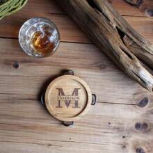 Personalisierte Monogramm Holz Untersetzer, individuell graviertes Untersetzer-Set, Untersetzer mit Halter als Geschenk, Einweihungsparty Hochzeitsgeschenk, Namensinitialen Geschenk
