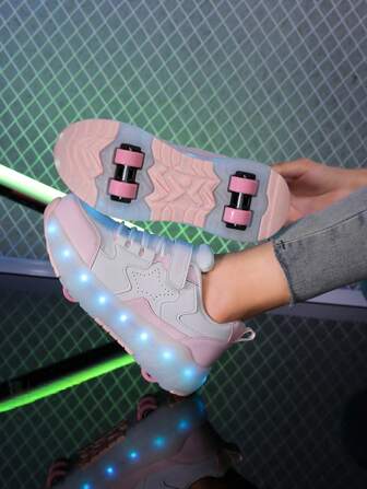 Flickor 2-i-1 LED-ljus rullskridskoskor med infällbara hjul, moderiktiga streetstyle rutiga skateboardsneakers med kardborreband och uppladdningsbart litiumpolymerbatteri, andningsbar PU-övre TPR-yttersula, lämplig för aktiva barn under 14 år, för flickor och pojkar