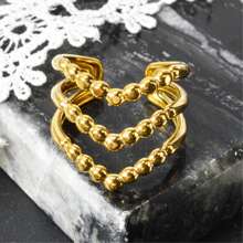 Set de 3 anillos ajustables de acero inoxidable con capas geométricas enchapadas en oro de 18K, cuentas y corona, adecuado para mujeres en eventos diarios, fiestas, banquetes y vacaciones de verano
