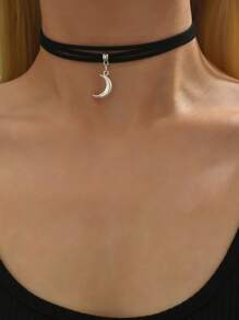 1pc Vintage Gothic Style Moon Pendant Necklace, Black Choker Collar Necklace