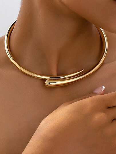 1 pezzo Choker geometrico in metallo dorato, stile minimalista europeo e americano, collana versatile personalizzata con design esageratamente cavo a molla