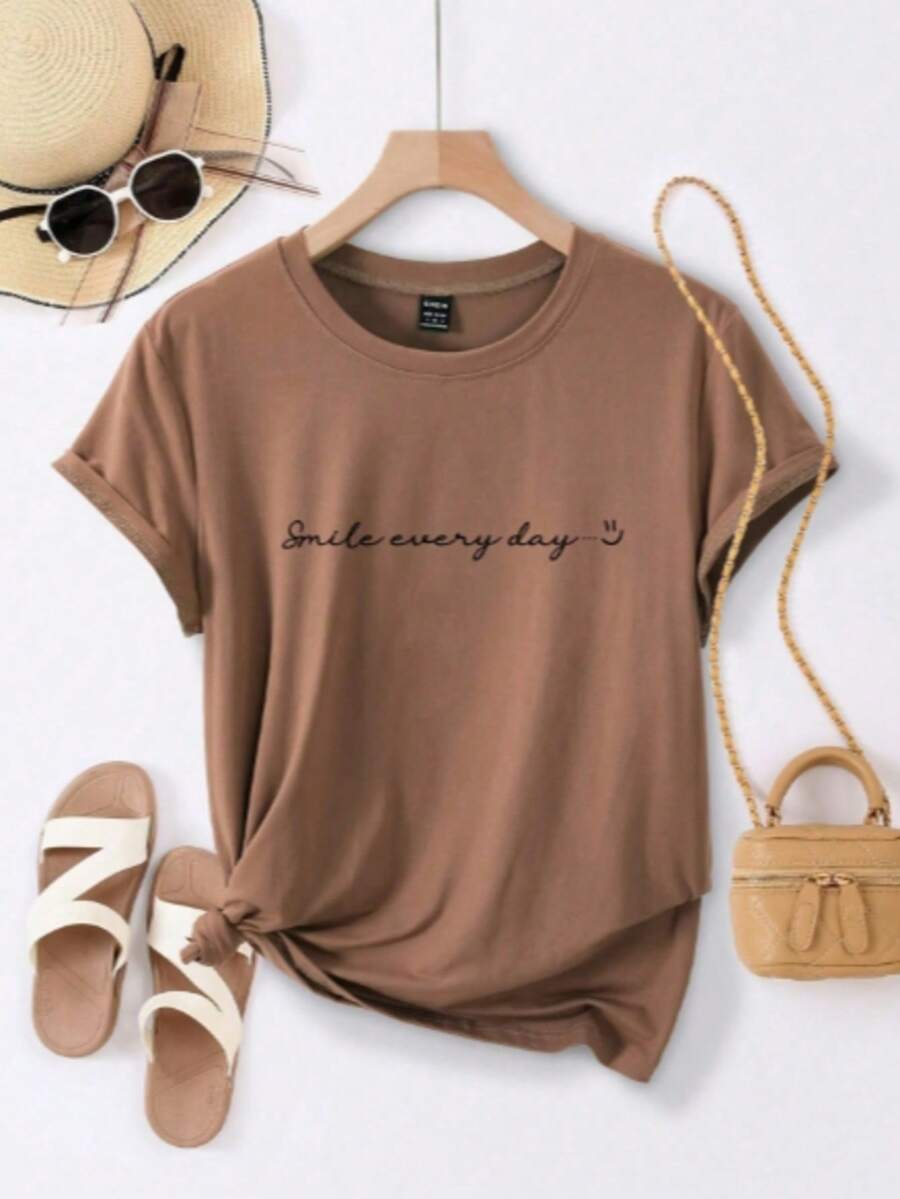 Camiseta Feminina Frase "Smile Every day" Lançamento 100% - Marrom - Visão 1