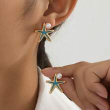 1 par de pendientes decorados con perla, pendientes para fiesta de playa con concha y elementos, pendientes multicomponentes con perla y rhinestone, pendientes con tema de playa, pendientes dulces y elegantes decorados con perla y rhinestone, regalo de joyería de alta gama para damas en citas de playa, verano