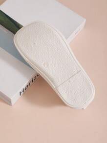 1 Pair White Lightweight PVC Soft Bottom Breathable Round Toe Flat Casual Shoes, Suitable For All Seasons