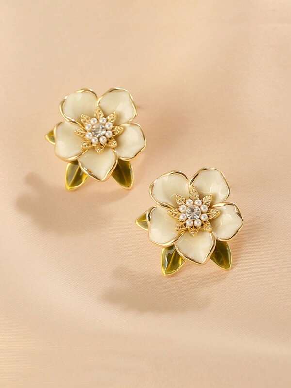 1 par de aretes tipo botón con flor de marfil, dulces para citas
