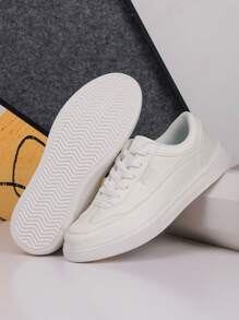 Tênis de Skate de Cano Baixo Masculino - Branco, Design de Moda, Cadarço, Palmilha Confortável de Tecido, Solado MD Durável, Bico Arredondado para Uso Casual, Adequado para Calçado Esportivo em Todas as Estações