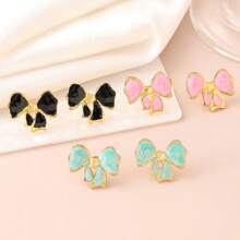 1 paire de boucles d'oreilles florales exquises à effet d'écoulement d'huile, clous d'oreilles élégants, uniques et délicats, de luxe. Bijoux de tempérament doux.