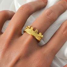 Set de 3 anillos ajustables de acero inoxidable con capas geométricas enchapadas en oro de 18K, cuentas y corona, adecuado para mujeres en eventos diarios, fiestas, banquetes y vacaciones de verano