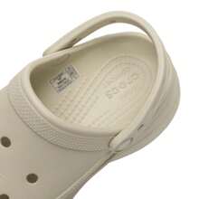 Crocs Chanclas/sandalias deportivas casuales cómodas, ligeras y de uso diario, tipo zuecos vintage para mujer, modelo 206302-2Y2
