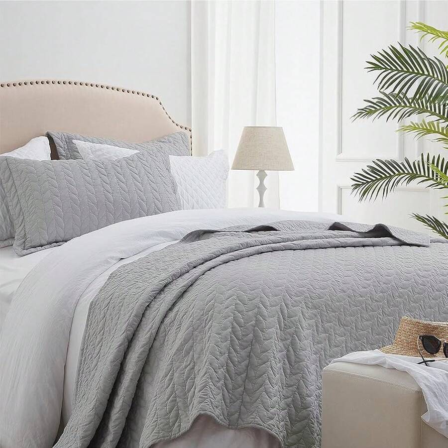 Olive Green Size Lightweight Comforter Bedspreads, Full Size Bedding Set, Durable Quilted Stitching Coverlet With 2 Pillow Shams, Pattern, All Seasons 3pcs, Luxury Home Quilts - 37 - Xám nhạt - Thêu lá - Xem 1