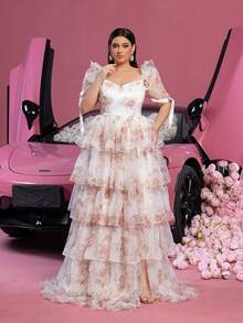 Faeriesty Luxe Plus 华丽精致印花晚礼服，心形领口，泡泡袖，修身胸衣和多层荷叶边裙摆 | 浪漫花园风晚礼服 | 完美适用于花园婚礼、户外早午餐、浪漫晚宴派对 - 白色 - 查看 3