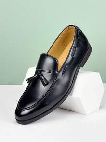 经典复古风格男士一脚蹬乐福鞋，优雅绅士皮鞋，流苏装饰，透气纯色防滑耐用鞋底，适合休闲、通勤、商务、正式场合、毕业典礼、婚礼、派对，适合中年、青年、学生，四季皆宜 - 黑色 - 查看 1