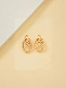 一对设计时尚的互扣式金属耳环，具有复古、简约而又不失优雅的风格，是日常搭配的时尚配饰。 - 金黃色 - 查看 6