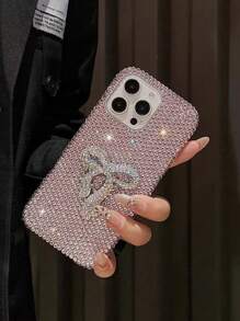 غطاء هاتف وردي فاخر مرصع بالراين ستون بتصميم فراشة ثلاثية الأبعاد متوافق مع هواتف آيفون 17 برو ماكس، 16 برو ماكس، 15 برو ماكس، 14، 13، 12، 11، 15 برو، 14 برو، غطاء واقي فريد من نوعه بطراز كوري عصري مقاوم للصدمات (مباشر من المصنع ، جودة مضمونة)