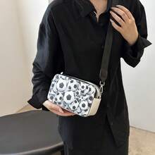 1 pieza Bolso de cámara de piel de PU bicolor con estampado de fútbol, bolso cuadrado pequeño tipo vintage para hombro/cruzado, adecuado para niñas, mujeres, estudiantes universitarios, ideal para viajar, compras, ir al trabajo