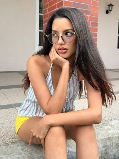 DareSee 1副女士塑料圆形装饰时尚防紫外线太阳镜，适合户外驾驶、日常生活、海滩等场合，是女士太阳镜、基础款太阳镜、休闲太阳镜、毛衣、牛仔裤、运动裤、连帽衫、夹克、连衣裙和长袖衬衫的理想搭配，时尚百搭，优雅百搭，适合家庭出游、旅行度假、音乐节、Y2KFest、返校季、秋季、圣诞节、冬季等各种场合，是圣诞礼物的理想之选。