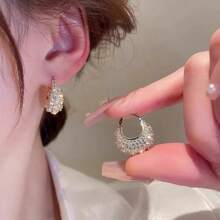 1 par de pendientes argolla redondos de lujo y elegantes completamente perlados, diseño exclusivo de estilo coreano, pendientes de moda de alta gama versátiles