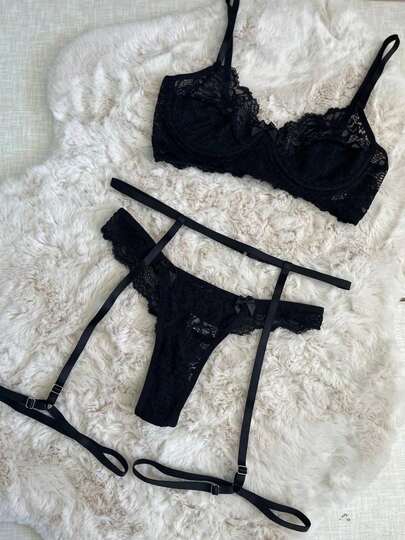 Kit Conjunto Lingerie Sexy de Renda Com Arco Acompanha Cinta Liga  Simples    Romântico-Floral    Renda    Vazado / cortado    Conjuntos  Namorados