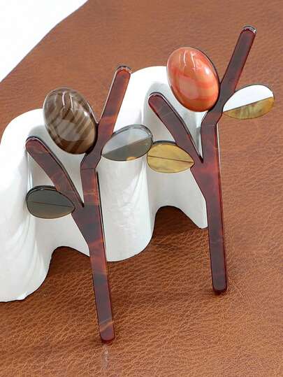 1 st intressant brosch i akryl med grenar och växter för kvinnor, nytt vår-/sommartillbehör för semester, fest och kläddekor. Obs: Färg och mönster kan variera på grund av materialskillnader.