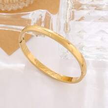 1pc Elegant Minimalist Stainless Steel Plain Bangle Bracelet With Shiny Arc Surface And Clasp Closure, Suitable For Women's Daily Wear