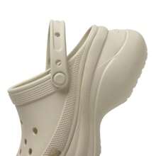 Crocs Chanclas/sandalias deportivas casuales cómodas, ligeras y de uso diario, tipo zuecos vintage para mujer, modelo 206302-2Y2
