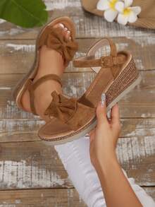 大码女式新款时尚轻便舒适厚底坡跟凉鞋，户外沙滩度假人字拖 - 棕色 - 查看 1