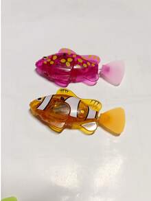 貓互動訓練玩具 寵物用品 寵物玩具 4色可選 電子模擬魚 感應式自動游泳發光魚 含電池，若放入水中魚未游動，可輕輕向後拉尾部並搖晃，魚即可恢復游動 - 彩色 - 查看 12