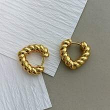 1 Pair Elegant Oval Hollow Water Drop Stud Earrings